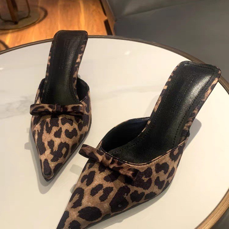 شباشب نسائية بكعب عالٍ مدبب بن - مراجعة Ethnic Fashion وسعره