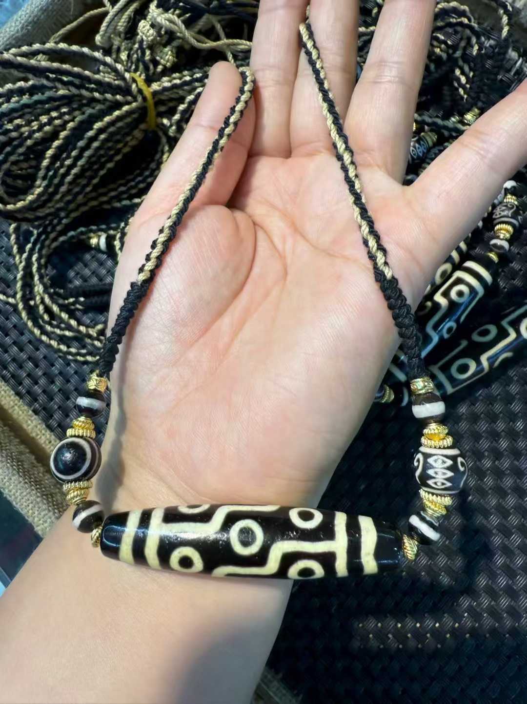 10 قطع/وحدة 9 عيون مع قلادة تن - مراجعة Ethnic Fashion Designers وسعره