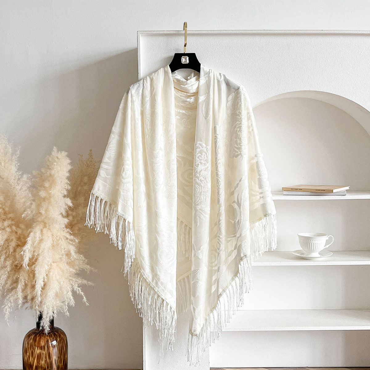 شال مخملي عتيق الطراز بتطريز ز - مراجعة Winter Ethnic Fashion For Women وسعره